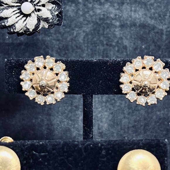 Lot of 5 Gold Tone Screw Back Earrings (4826) - Picture 4 of 8